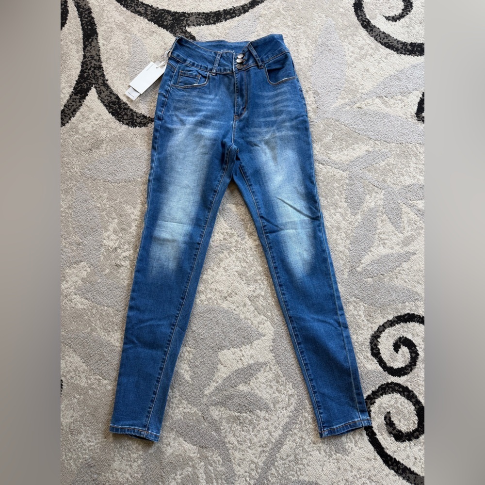 NWT ROSWEAR Women's Blue Jeans skinny jeans stretchy jeans